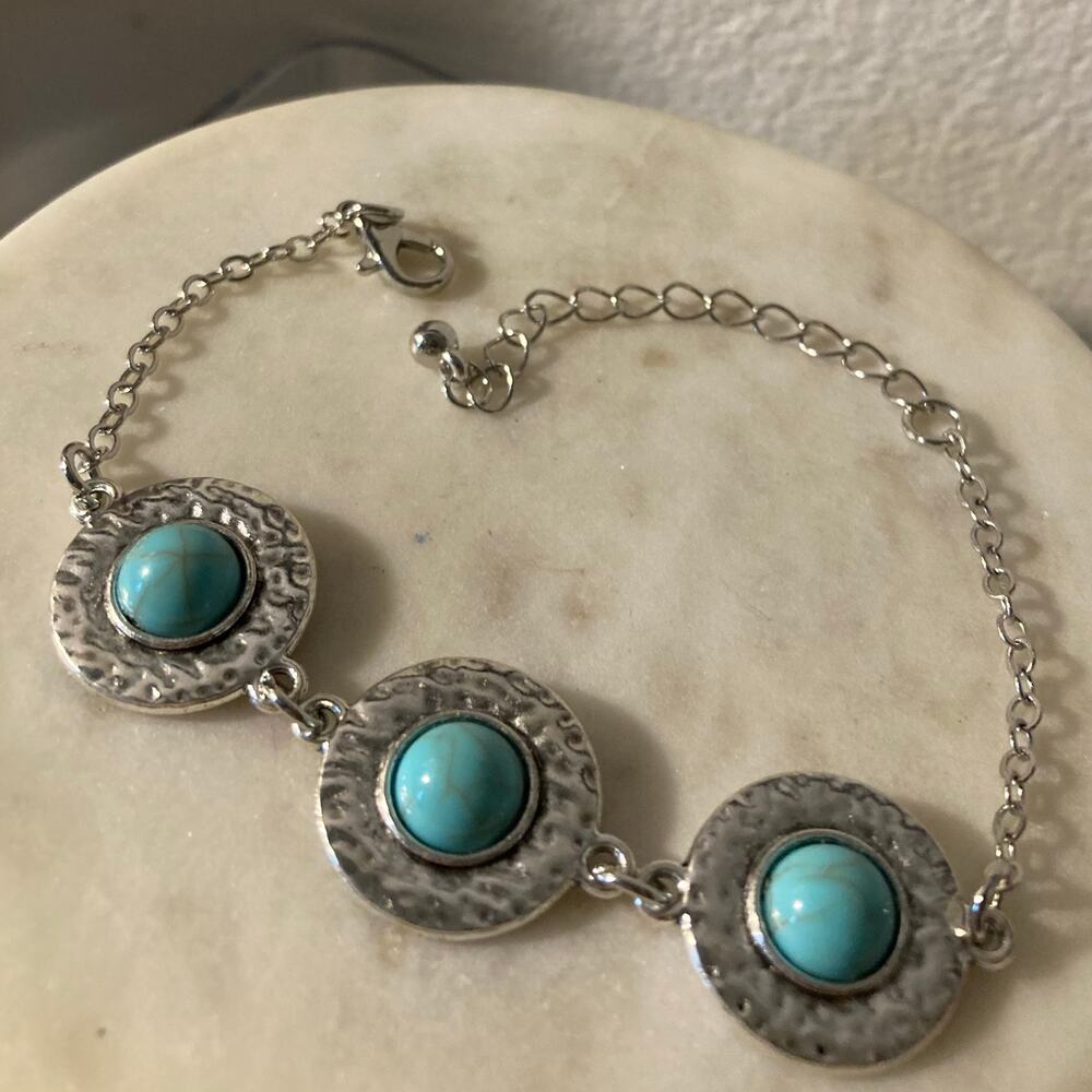 Chain bracelet turquoise colored silver tone